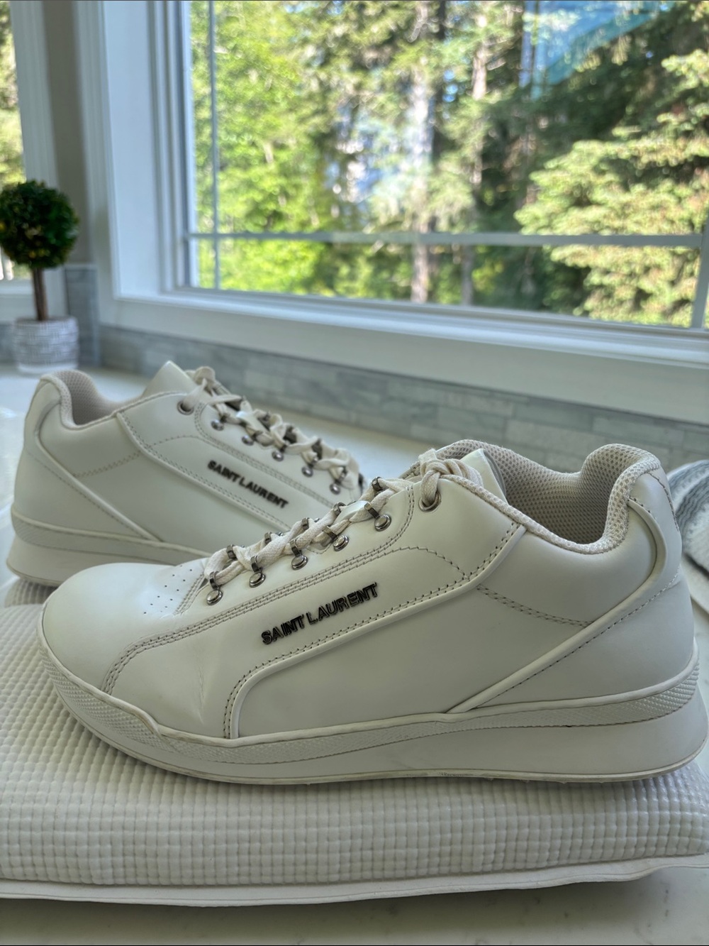 YSL Authenic- Saint Laurent Men's /Off-White Leather Low-Top Sneaker sz 41.5